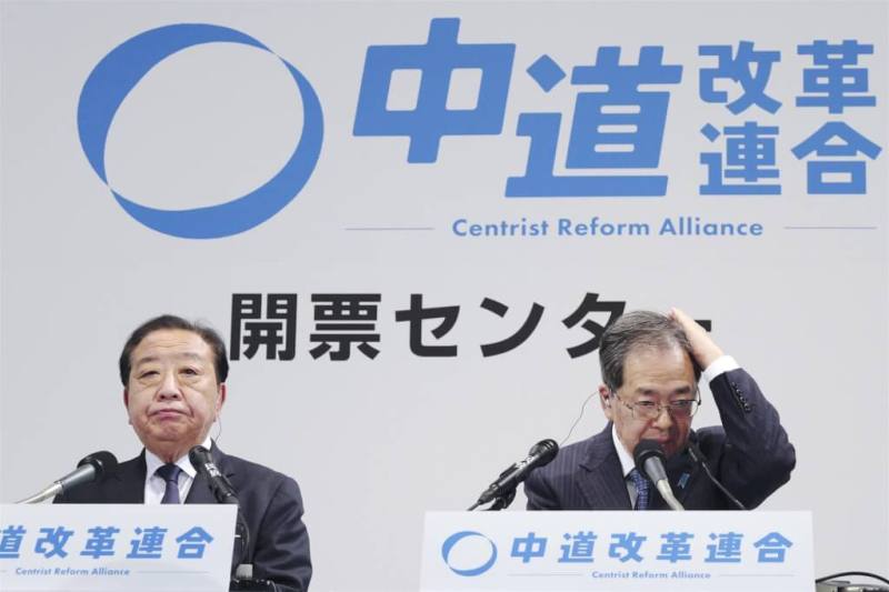 日本立憲民主黨代表野田佳彥（左）與公明黨代表齊藤鐵夫（右）。（共同社）