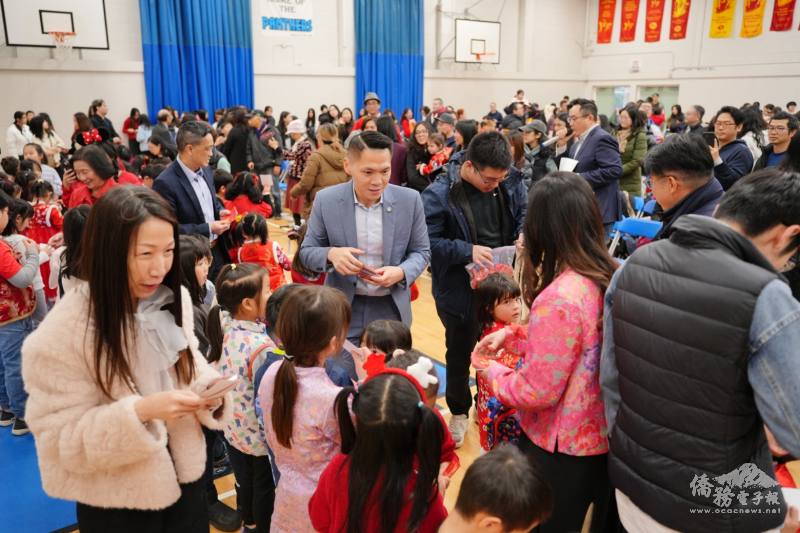 揭牌儀式結合濃濃的農曆年節氛圍，大家歡喜迎新年