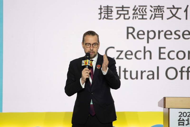 捷克經濟文化辦事處代表史坦格（David Steinke）表示，作為明年台北國際書展主題國，明年將帶來昆德拉、卡夫卡、赫拉巴爾等經典捷克作家作品，也會帶著當代作家來跟大家見面。