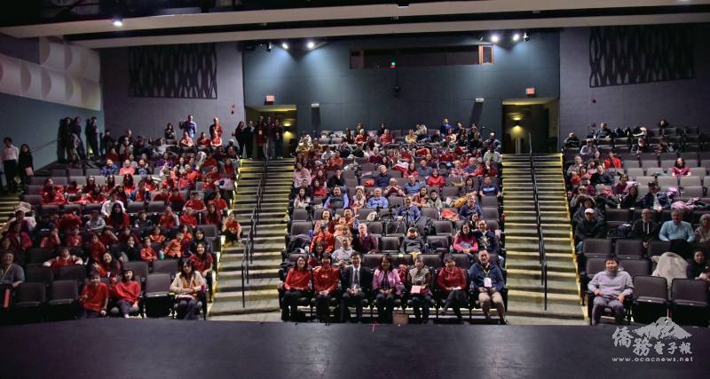 芝加哥西北郊中文學校慶祝春節全體合照