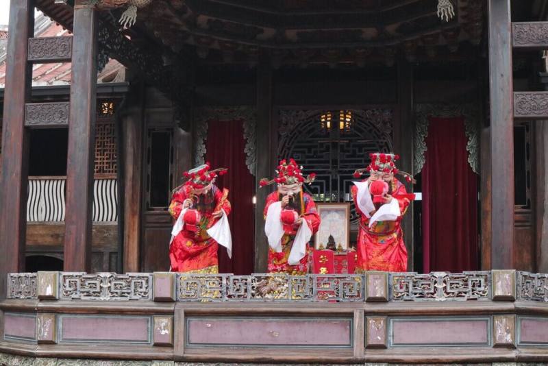 農曆春節即將到來，台中市各文化場館期間推出多場活動，霧峰林家宮保第園區將於18日大年初二熱鬧辦理跳加官活動，讓參觀者逛古蹟、接福氣。（台中市文化局提供）