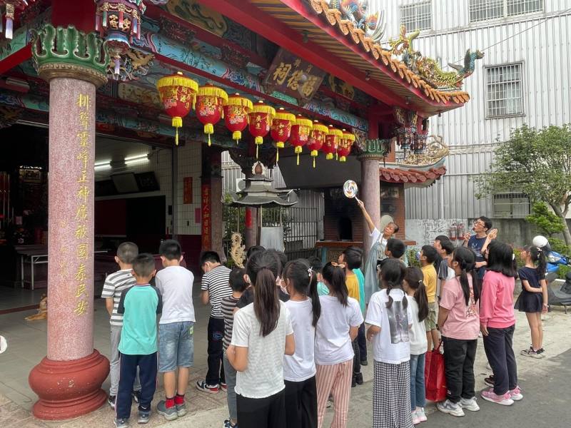 桃園市山豐國小學生實地走訪福德祠