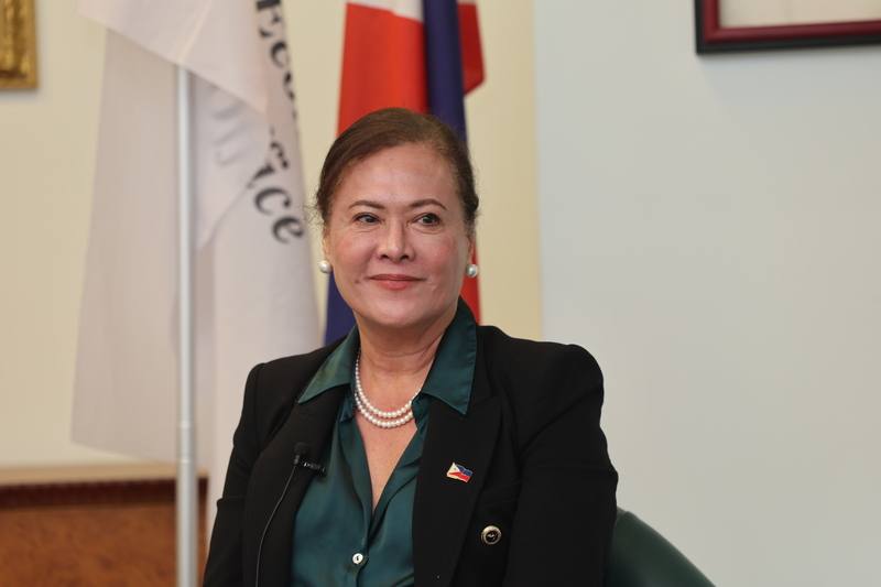 新任菲律賓駐台代表彭科蓉10日接受中央社專訪表示，來台首要工作就是深化雙邊經貿連結，希望更多台商在菲律賓落地。