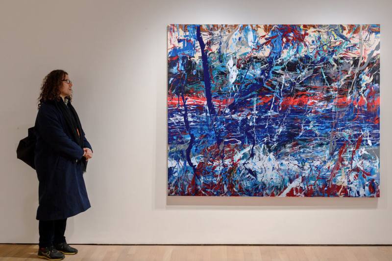 耿畫廊在文化部黑潮計畫支持下，於2025年10至11月在英國倫敦推出「抒情．暴：倫敦當代台灣藝術展」，藝術家薛保瑕展出作品「應對—達悟族」確定將入藏大英博物館。（耿畫廊提供）