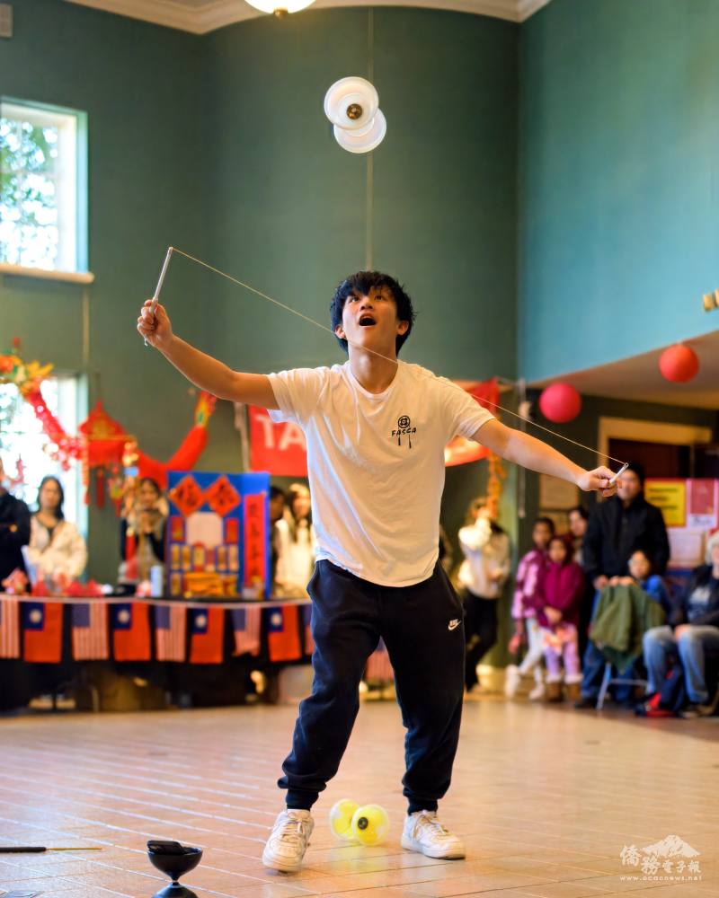 FASCA洛麗分會學員扯鈴表演