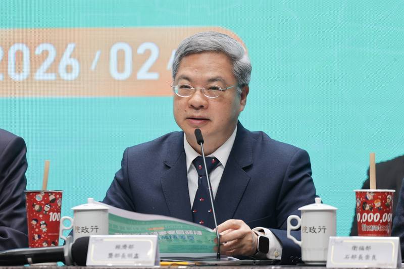 台美對等貿易協定（ART）完成簽署，未來美製進口小客車將降至零關稅。經濟部長龔明鑫（圖）13日在政院記者會中表示，以日系車廠平價車款來說，在台生產成本較美國低約10%，預估廠商應會從美國進口汽車零組件，在台灣整車組裝。