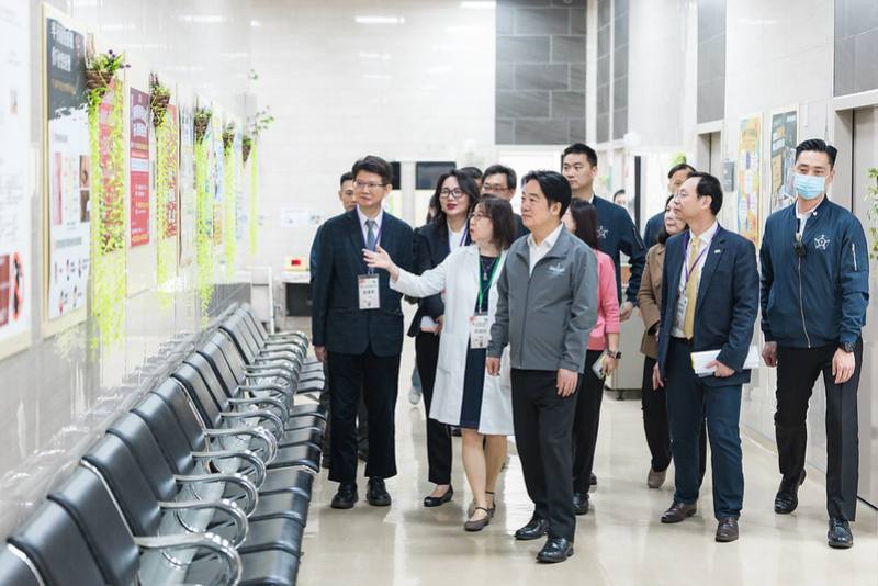 總統視察「春節醫療量能暨週日及國定假日輕急症中心（UCC）」