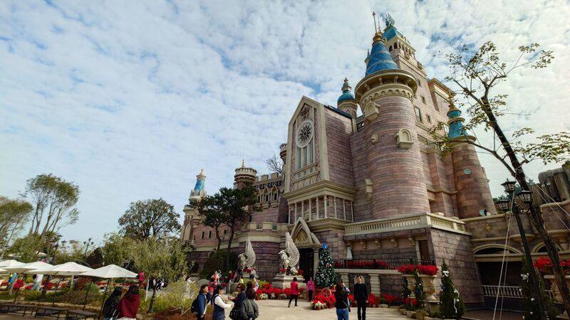 嘉義縣大林鎮大埔美智慧型工業園區Otherworld歐樂沃築夢城堡外觀如童話般，吸引不少遊客慕名造訪。中央社記者蔡智明攝