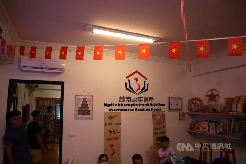 來自越南的陶氏桂，利用夫家在花蓮的民宿開辦「越南故事書屋」，安排免費越南語課程，讓家鄉姊妹帶著小孩一起學母語、認識文化
