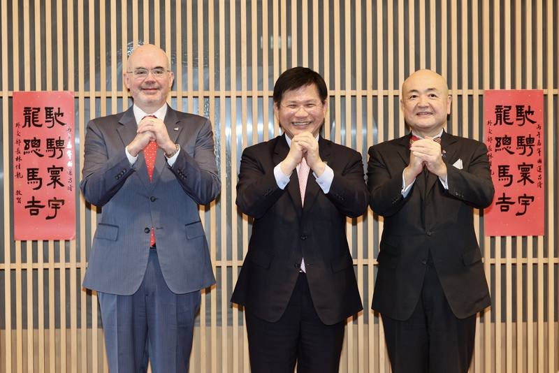 From left to right: American Institute in Taiwan Director Raymond Greene, Foreign Minister Lin Chia-lung and Kazuyuki Katayama, chief representative of the Japan-Taiwan Exchange Association's Taipei Office. CNA photo Feb. 16, 2026