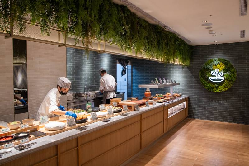 因應食材、人力與營運成本攀升，吃到飽餐廳2026年再掀一波漲價潮，但訂位還常秒殺，台灣人的胃顯然沒被價格嚇退。（饗賓提供）