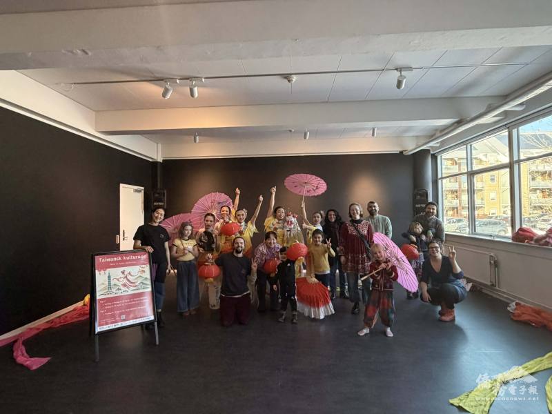 丹麥科靈舉行臺灣文化週，其中一場於Den Kreative Skole i Fredericia（弗雷德里西亞創意藝術學校）進行，吸引丹麥觀眾與僑胞家庭。