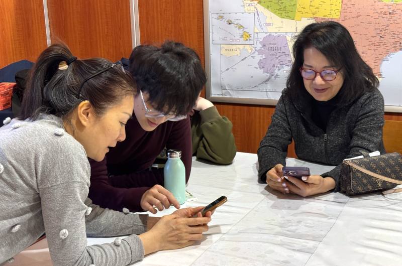 講師教導學員操作 App