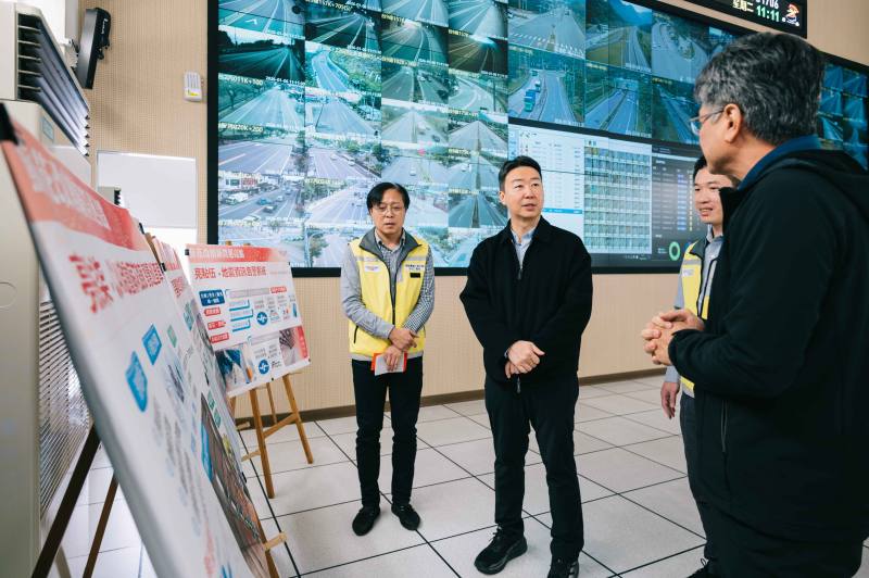 陳部長聽取春節疏運、事故通報及應變調度專案簡報