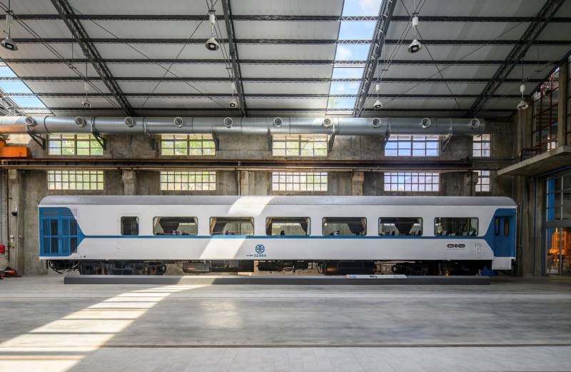 2月19日、20日（初三、初四）限時解鎖經典車廂，帶領民眾入內一睹SP32865號莒光號與583系寢台電車風采。（圖為位於柴電工場大廳的SP32865號莒光號）