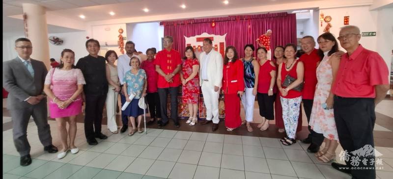 蒞臨貴賓舆委員會合影