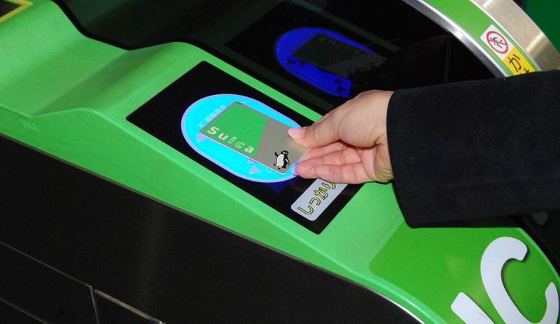 日本交通IC卡「Suica」（西瓜卡）吉祥物「Suica企鵝」，將在2026年底「畢業」。（圖取自JR東日本網頁jreast.co.jp）