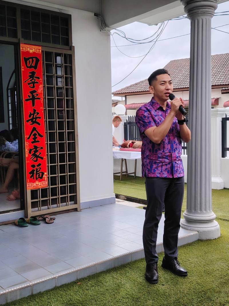 僑務組組長廖建勛說明僑務委員會「頂尖及傑出僑生獎學金」申請重點