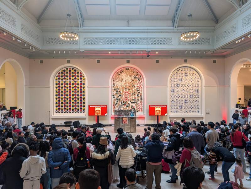 紐華克美術館中庭的台灣布袋戲台