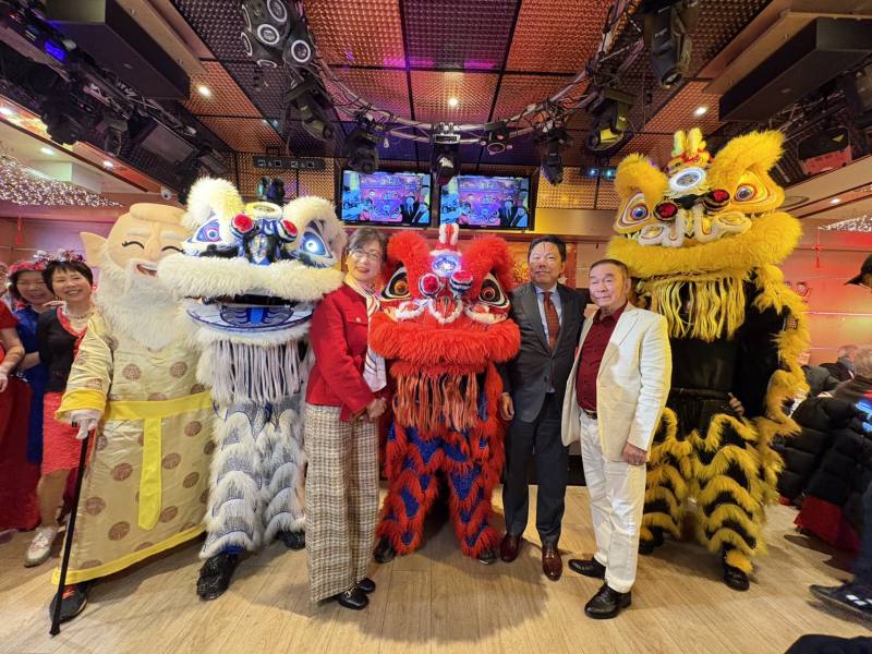 郝培芝伉儷出席旅法印支華人會館舉辦新春團拜餐會