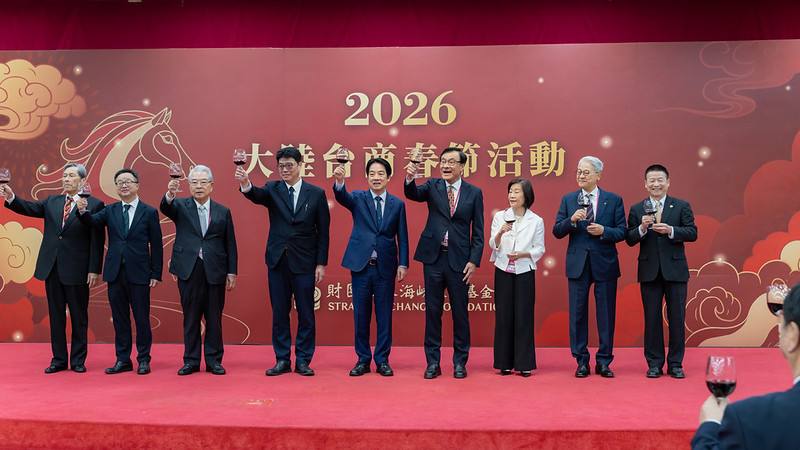 總統出席「大陸臺商春節活動」強調政府將以科技與傳產雙引擎推動臺灣經濟成長