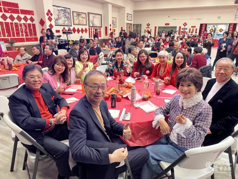 僑界新春團拜熱鬧會場