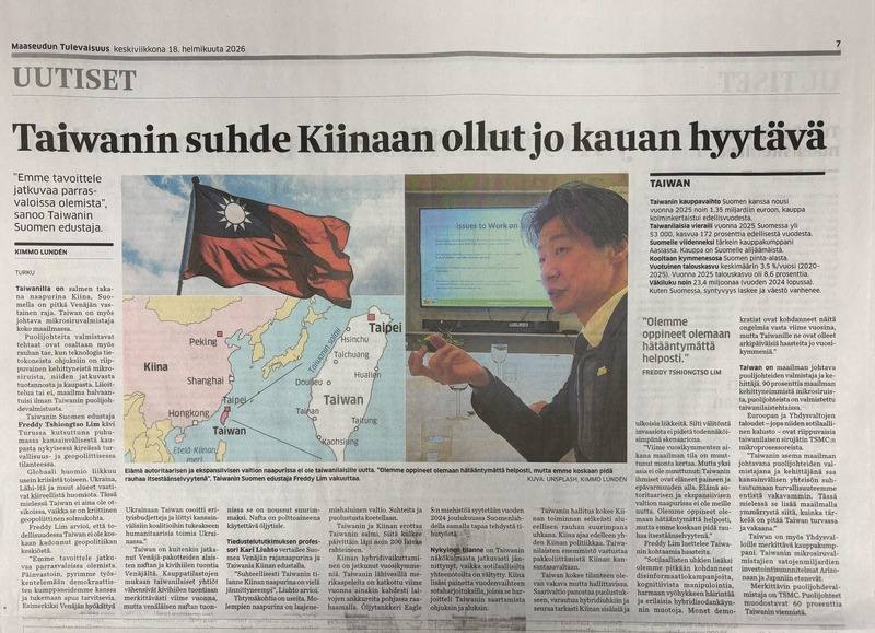駐芬蘭代表林昶佐接受專訪，談及台芬經貿和民主韌性。芬蘭大報「農村未來報」（Maaseudun Tulevaisuus）18日以半版篇幅刊出紙本專訪。（駐芬蘭代表處提供）
