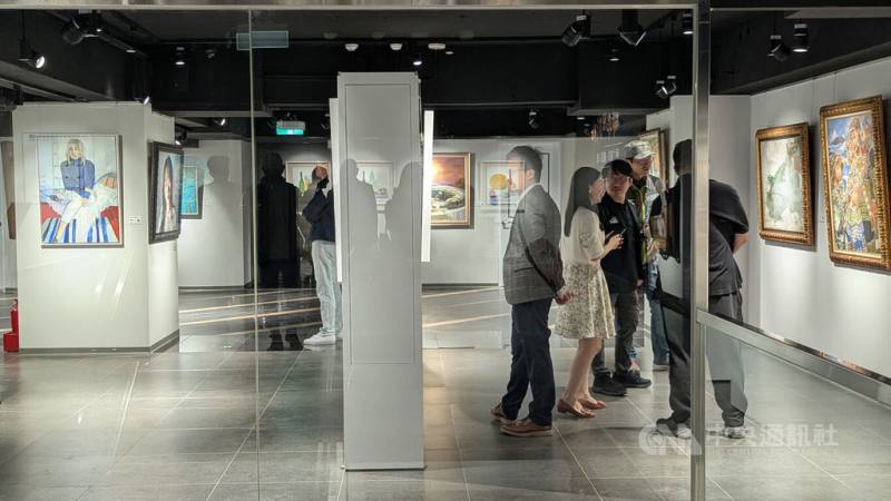 聯邦銀行與聯邦文教基金會共同推動「聯邦藝術中心」，25日開幕，由聯邦美術獎36名各類首獎得主帶來74件展品