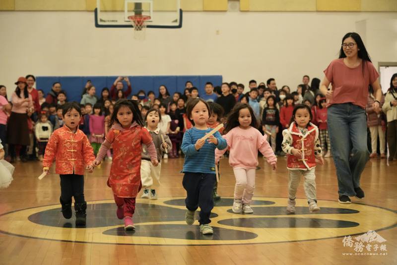 臺灣學校學生比賽搶頭香