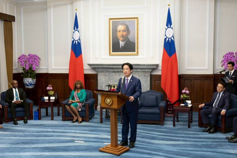 總統頒授柏安卓大使「大綬景星勳章」並致詞