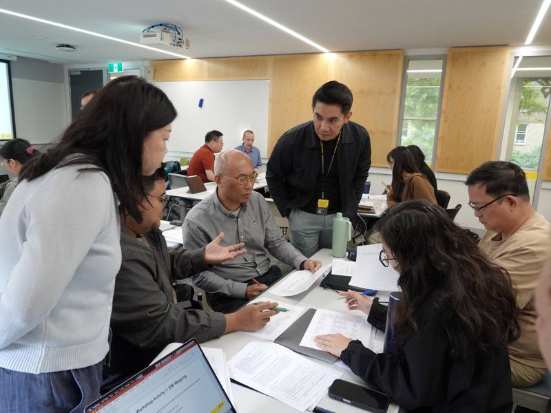 台灣師範大學26日發布新聞稿，2月份與澳洲新南威爾斯大學（UNSW）合作，共同規劃EMI（英語為教學語言）教師增能培訓，課程特別將「教學設計」與「教學研究」並置，支持教師掌握教學方法外，更能以教學實踐研究的視角釐清問題。（台師大提供）