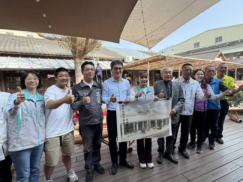 雲林縣歷史建築西螺東市場近年主體出現漏水等問題，鎮公所向文資局申請經費，26日動工，預計115年底完工，藉以帶動延平老街的商機。文化部文資局長陳濟民（右5）、民進黨立委劉建國（左4）等人出席。中央社記者姜宜菁攝