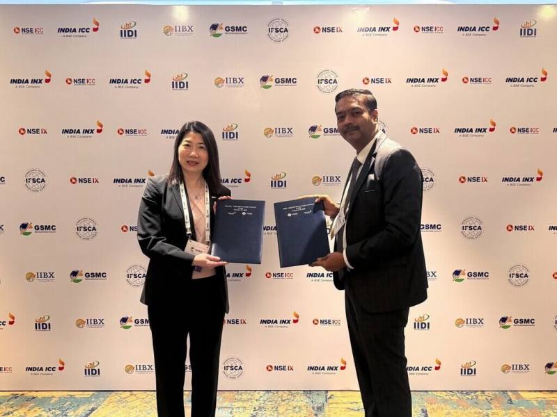 證交所前進印度交流，與孟買證券交易所子公司India INX，以及印度國家證券交易所子公司NSEIX等2家交易所簽署合作備忘錄（MOU）。（證交所提供）