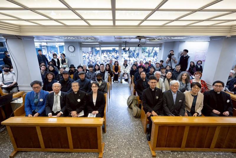 副總統和出席人員合影