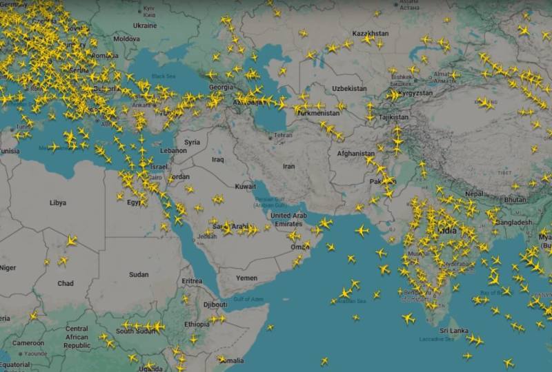 伊朗、伊拉克、科威特、以色列上空沒有航班經過。（圖取自flightradar24網頁flightradar24.com）