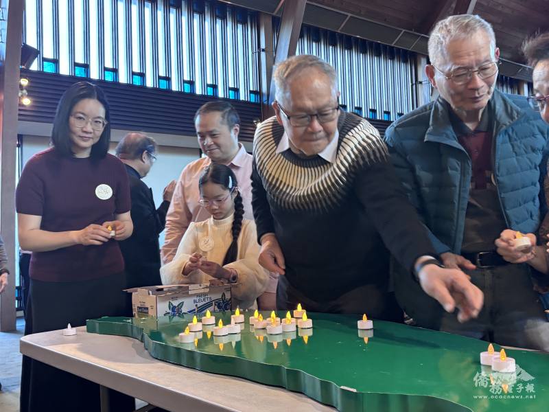 有鄉親帶全家一同來點燈