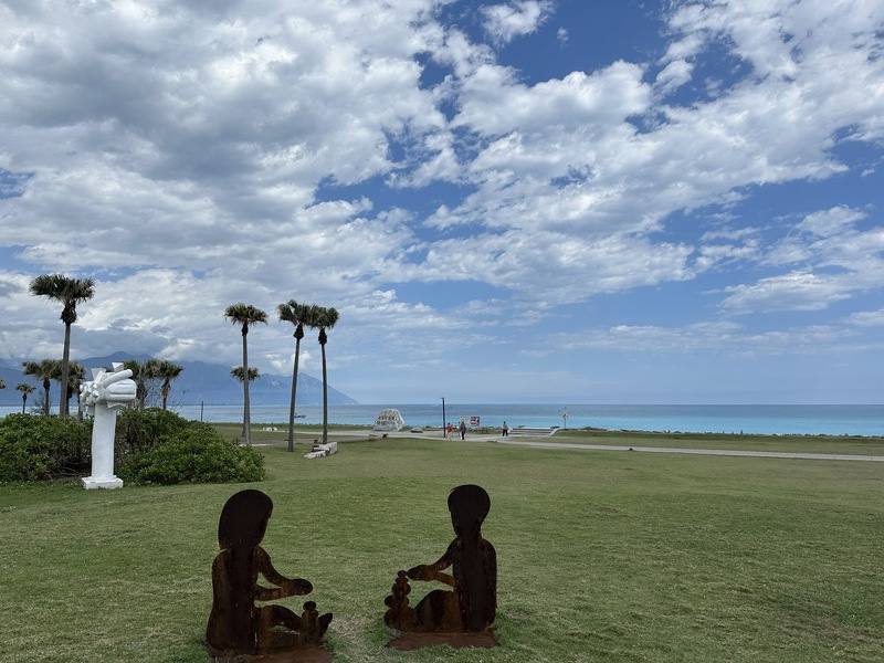 七星潭為花蓮知名觀光景點，花蓮縣政府爭取中央經費，將興建旅遊服務中心及景觀廊帶，2日開工動土，盼將七星潭打造為國際觀光門戶。中央社記者李先鳳攝