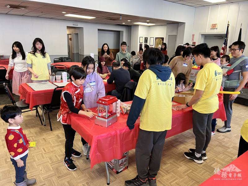 波士頓 FASCA 學員們介紹具有臺灣特色的各式童玩