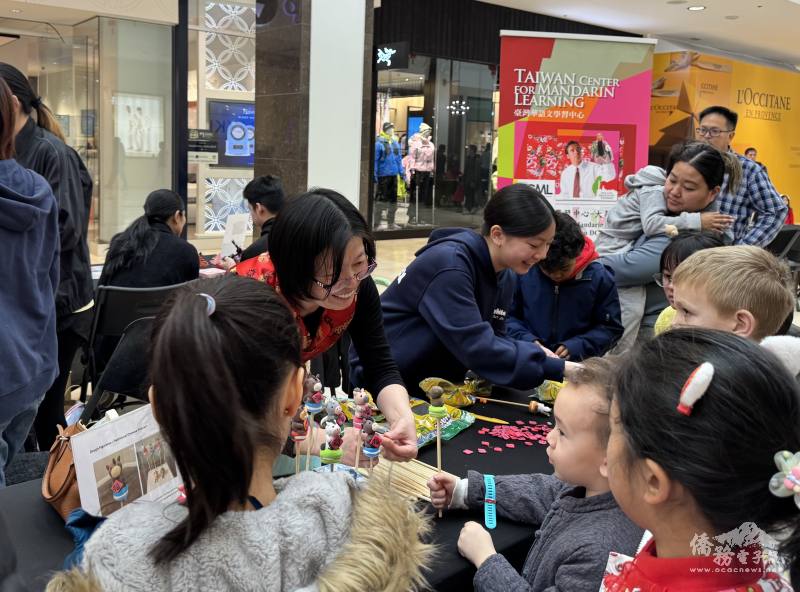 小馬造型捏麵人，呼應農曆馬年主題