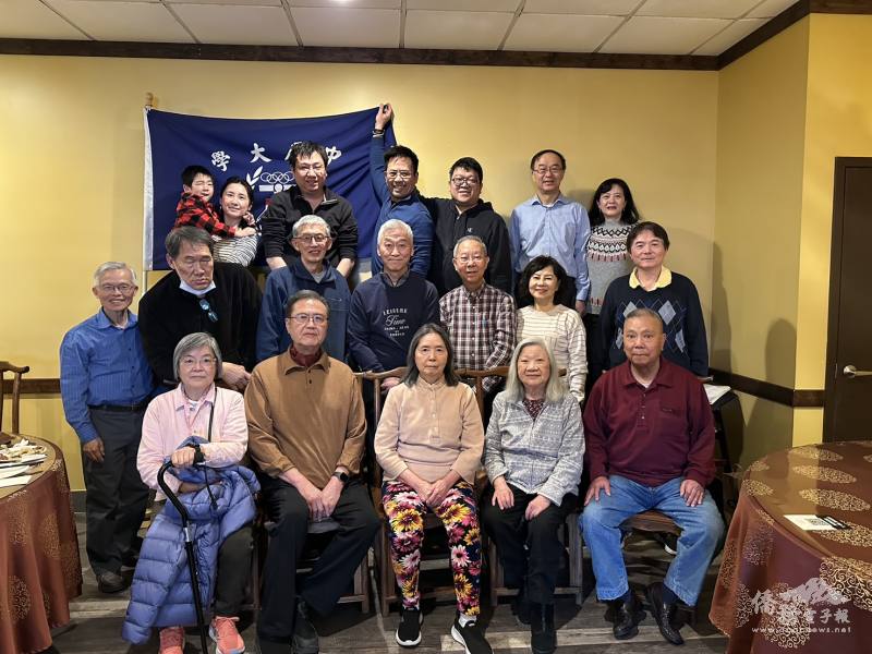 中原大學校友出席溫馨合照