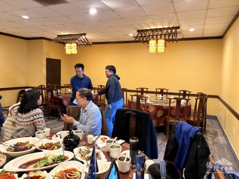 華府中原大學校友會會長交接 施純哲接棒展新局