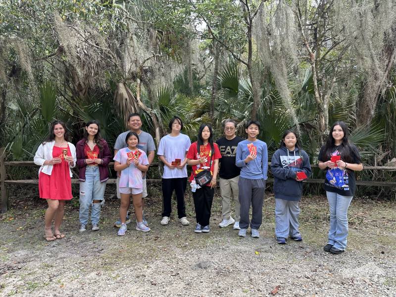 小朋友說吉祥話拜年拿紅包