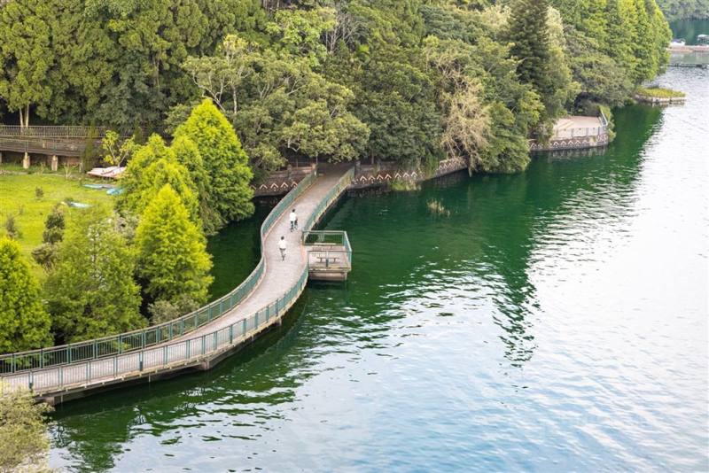 圖為日月潭自行車道。（中央社檔案照片）