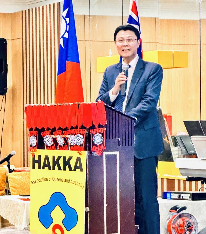 處長范厚祿致詞祝賀客家鄉親(黃世花提供)