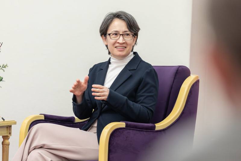 副總統與訪團成員進行意見交流