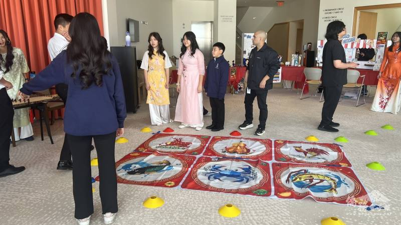 文化體驗區吸引各族裔民眾熱情參與