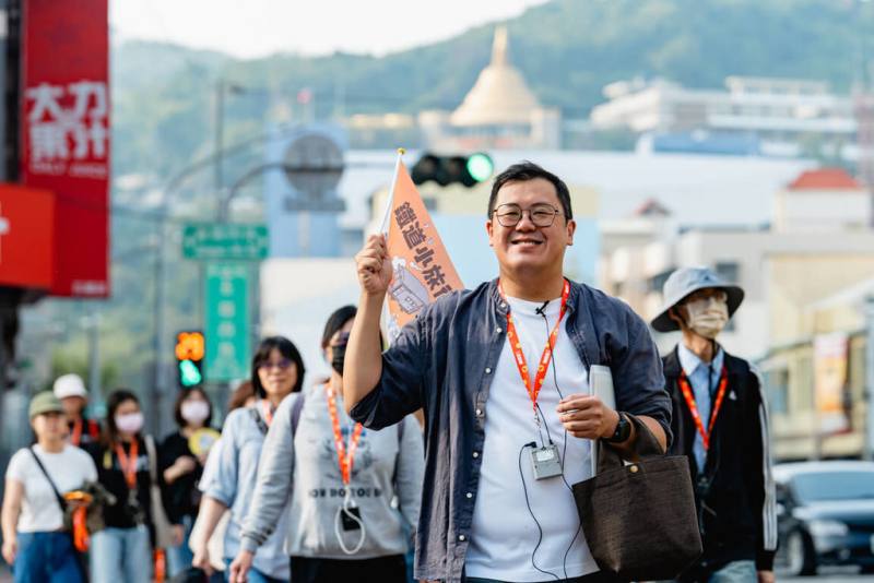 2026鹽埕藝術季已在高雄展開，團隊「港都認識王」打造主題導覽，帶領民眾走進鹽埕，在巷弄之間看見藝術。（港都認識王提供）