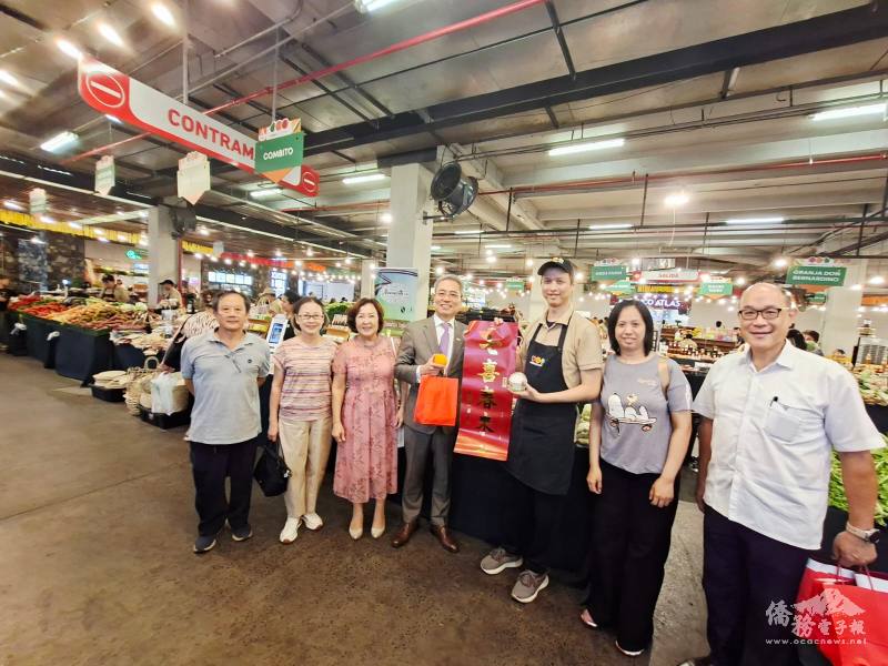 李岳融於Shopping Mariscal農夫市集拜訪僑胞