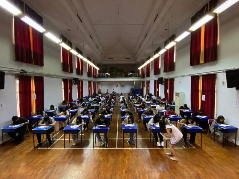 印尼雅加達場次，學生專心做答，力求取得好成績