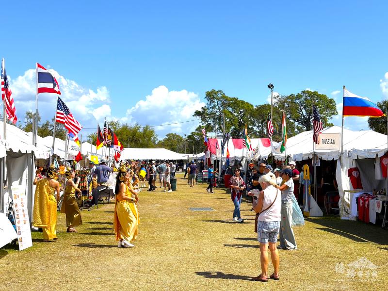 各國族裔擺設文化攤位展現各地特色